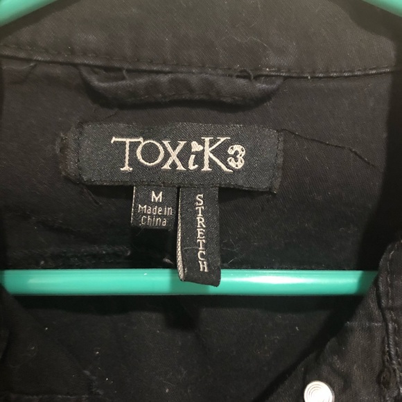 Black Cropped Jean Jacket - Picture 4 of 4